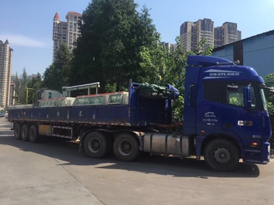 电梯板不锈钢蚀刻机发货，免费蚀刻工艺技术支持