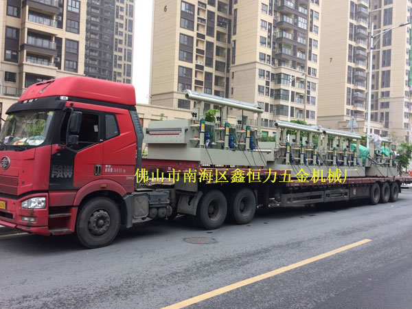 福建客户不锈钢锅片蚀刻机装车发货！